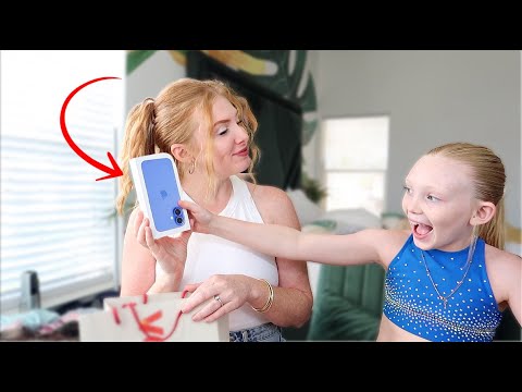 I got my 8yr old her FIRST iPhone... (& here's WHY)