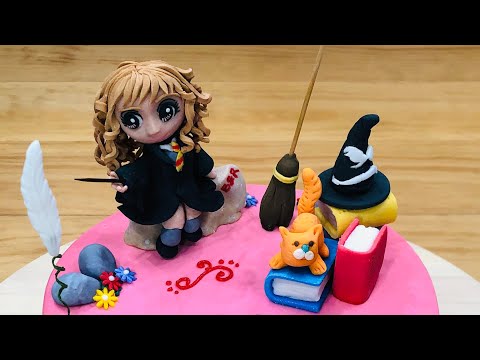 Hermione Granger Themed Cake from Aunt Gilda’s Cakes by B&R