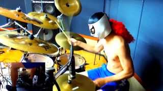 [問卦] 這位日本網紅鼓手有比五月天鼓手冠佑強嗎