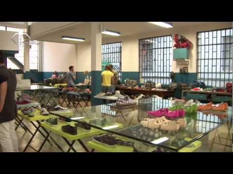 fashiontv | FTV.com - PAUL SMITH- PRESENTATION MEN S/S 2010