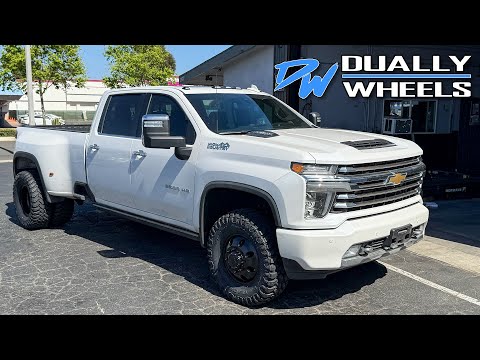 17" Ion wheels & 35x12.5 Tires  //  2022 Chevy 3500HD Dually