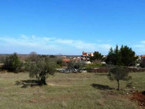 🔵  Baugründstück zu verkaufen in Peroj mit Blick auf das Meer