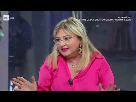 UnoMattina in Famiglia «Massacro» a #LauraPausini e poi Scazzo tra Monica Setta e Tiberio Timperi.