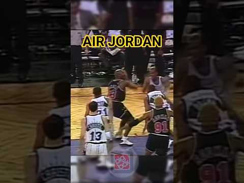 MICHAEL JORDAN en la hora de la verdad 🏀🐐 #michaeljordan #nba #shorts
