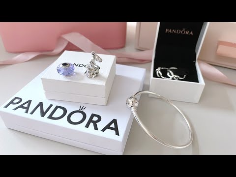 image-Does Pandora sell charms in the US? 