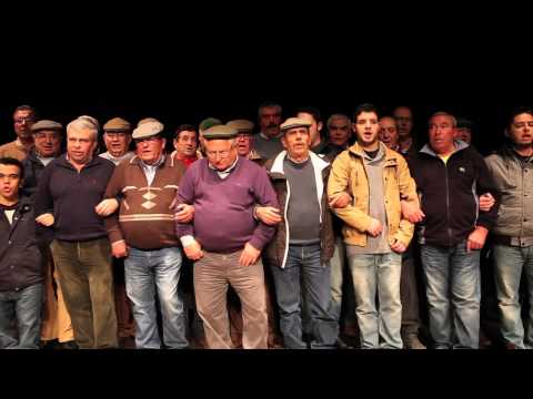 Os Ganhões de Castro Verde, cantam "Grândola, Vila Morena"