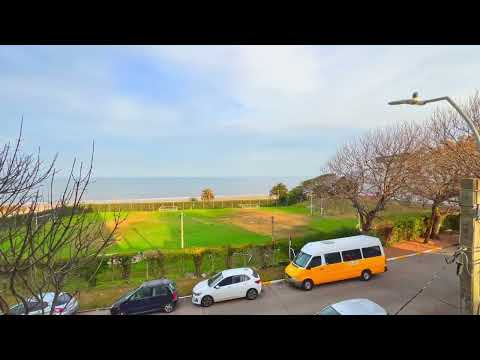 Video de YouTube - Apartamento de un dormitorio en venta en  Puerto Buceo con garaje y con vista al mar