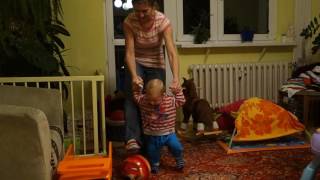 Uczę się kopać piłkę