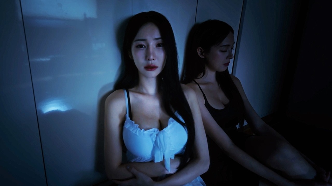 친누나 옆에서 몰래 하자는 여사친