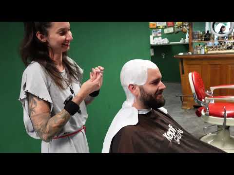 Relaxing ASMR: Lady Barber's Gentle Head Shave &...