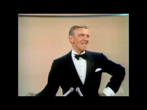 71-летний Фред Астер танцует на церемонии вручения премии «Оскар» в 1970 году