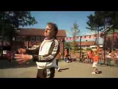 De bal moet in het net FC Fosko