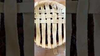 How to make the perfect lattice crust for pies • Baking tutorial #veganbaking