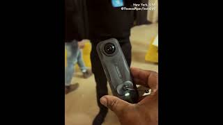 Download lagu Too crazy! New Yorkers line up for the whole night to snap up Chinese insta360 mp3