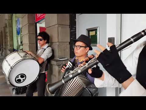 Colectivo Klezmorino  - Shver Un Shviger