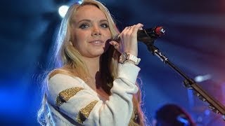 Danielle Bradbery Dance Hall with lyrics