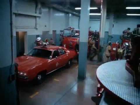 Nächtliche Alarmierung der Einheit 10 (LA County Fire Department)