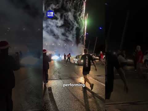 Masked hoons shut down Brisbane's Gateway Motorway | 9 News Australia