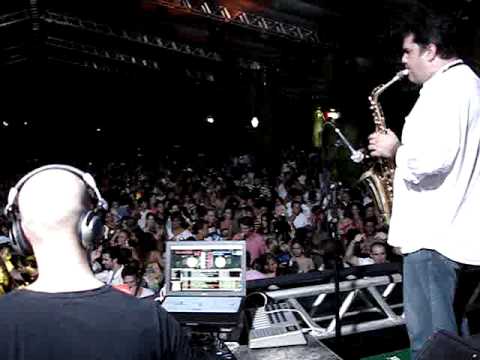 André Deschamps vs. John Jones HEDKANDI.MPG