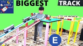 Download lagu Johny Builds BIGGEST Wooden Track Layout For New Munipals MTA Subway Train Toys & Trackmaster mp3