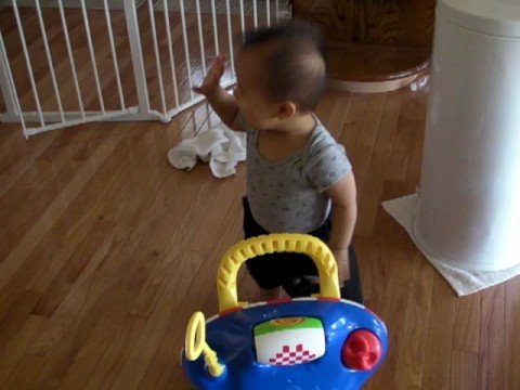 Isaac says hi and bye (1 year)