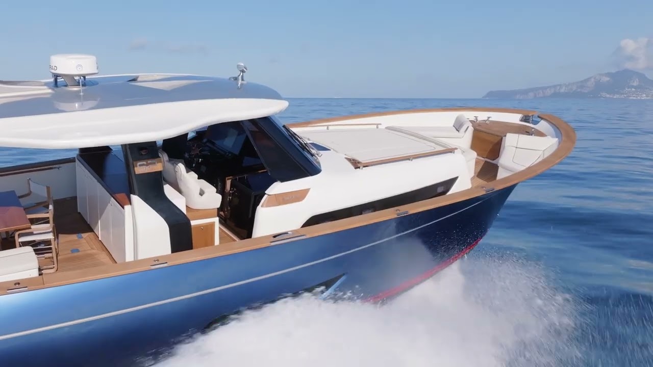 LANCIA APREA 52 - Sea Beauty in a New Shape