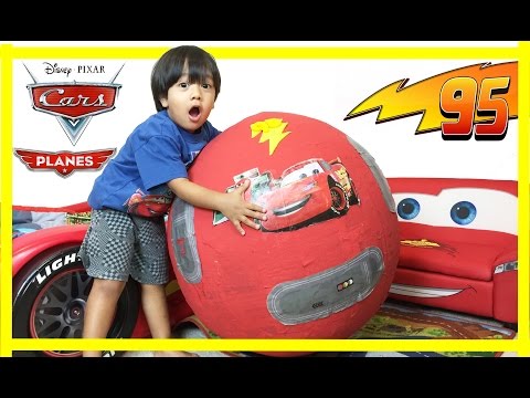 GIANT Lightning McQueen Egg Surprise with 100+ Disney Cars Toys