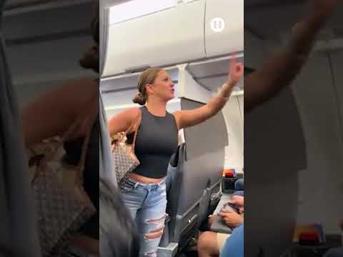 ¿Vio un alien? Mujer se paraliza en vuelo de American Airlines al ver algo que no “era real”