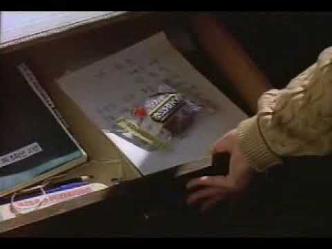 Still frame from Jeong (Orion Choco Pie, 1989)