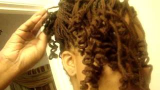 preview picture of video 'Second time yarn braids'