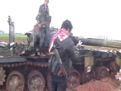 جولة ميدانية في حاجز كازية شاليش في منطقة كفرنبودة في ريف حماه بعد السيطرة عليه من قبل كتائب الجيش الحر