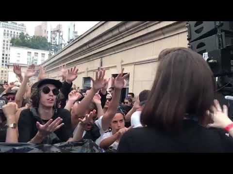 Any Mello playing "Any Mello - Pluto Victor Enzo Remix"