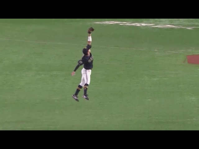 【9回裏】バファローズ・安達 勝利を呼び込むジャンピングキャッチ!! 2020/9/22 H-B