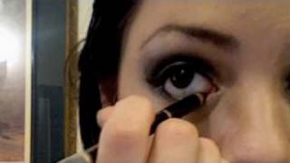 Elegant Smokey Eye in 5 Minutes