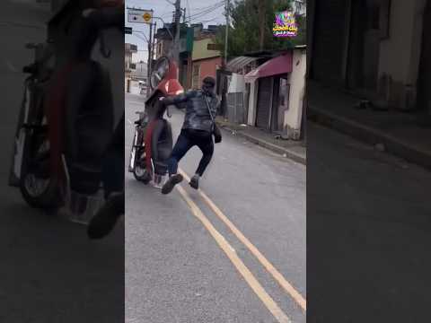 مستحيل تنظر بدون ضحك 😂 بطولات قيادة الدراجه