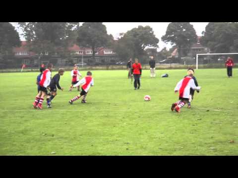 RKAVV E1 tegen BLAUW ZWART E1