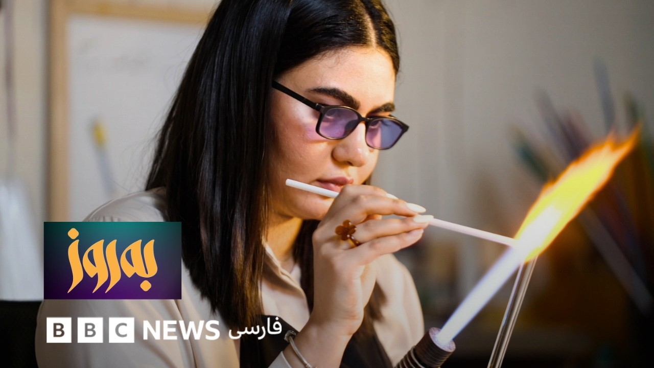 به‌روز؛ زیورآلات و پیراهن بلورین