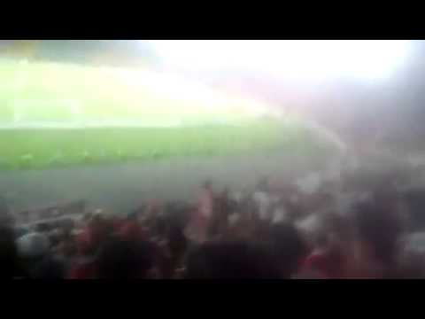 "Yo te amo" Barra: La Guardia Albi Roja Sur &bull; Club: Independiente Santa Fe