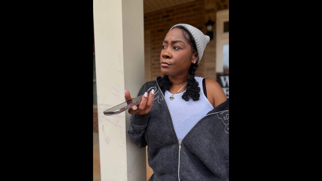 When Torrie calls Wayne for advice about the family!