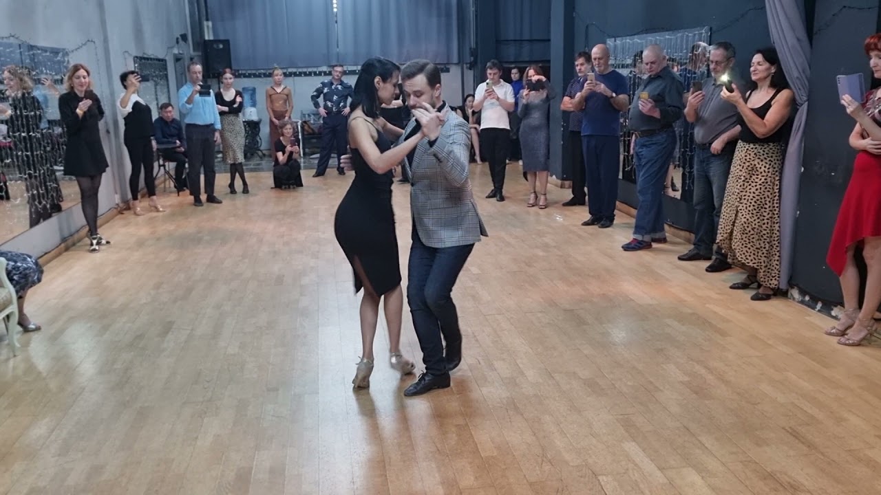 Video thumbnail for Milonga class summary - Ochos and boleos in milonga | Mikhail Tchudin - Elvira Kashkarova