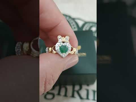 Diamond And Emerald Claddagh Ring in Gold #claddaghring #celticjewelry #emeraldring