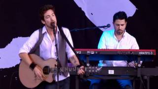Frank Turner performs &#39;Photosynthesis&#39; at Reading Festival 2011 - BBC