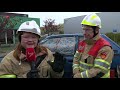 Brandweer redt presentator uit verongelukte auto