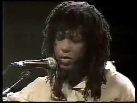 De Flor Em Flor - Djavan