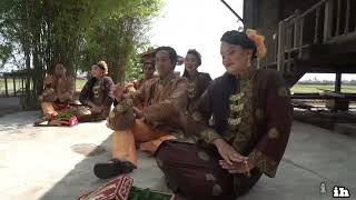 Download lagu Joget Makan Sireh (Makan Sireh Dance) mp3