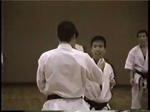 Teikyo Daigaku Karate Team - Training with Kagawa Shihan (old video, no gloves back then!)