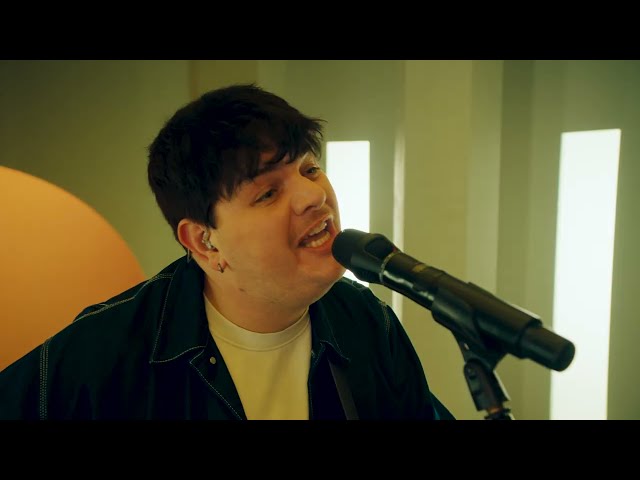 Happy Tears von Isaak ((jetzt ansehen))