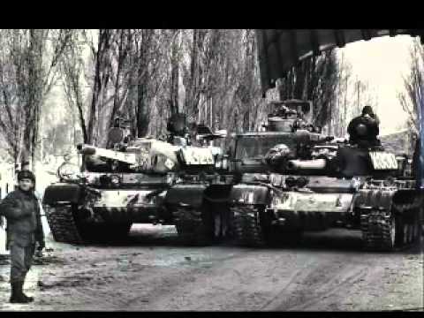 Raduje się serce, raduje się dusza - śpiewają internowani w Stanie Wojennym