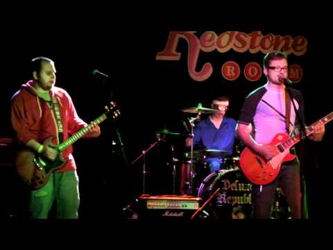 Deluxe Republic - Pacific Coast Highway