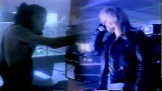 Motley Crue - Don&#39;t Go Away Mad (Just Go Away) (official music video)